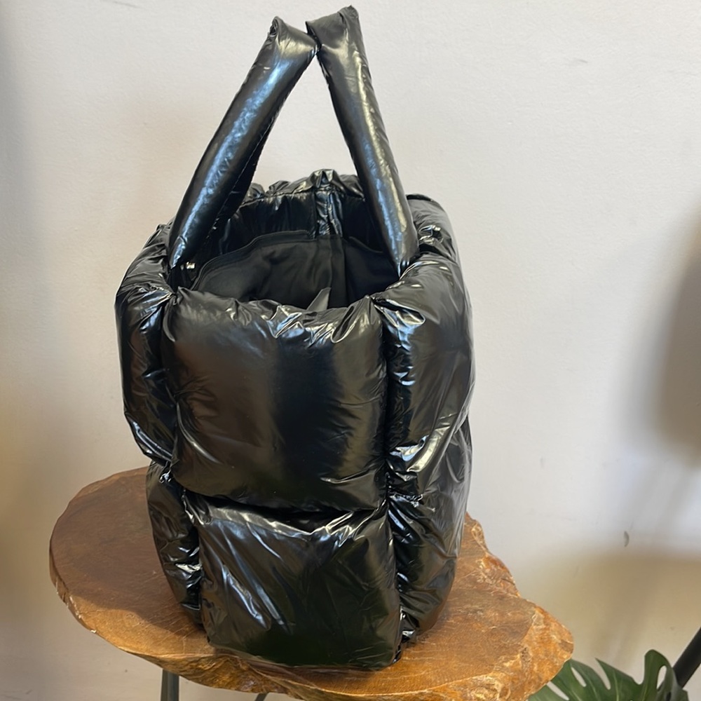 The Oh Kind puffer handbag - Picture 3 of 6